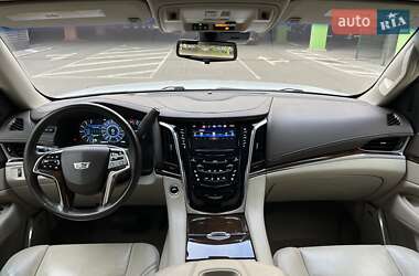 Внедорожник / Кроссовер Cadillac Escalade 2016 в 