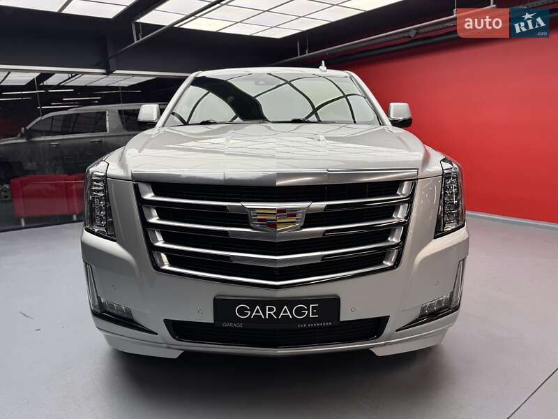Седан Cadillac Escalade 2016 в Києві
