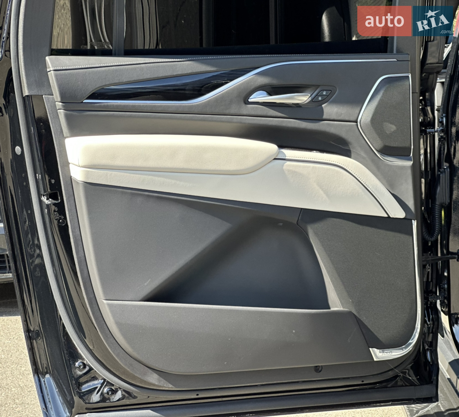 2023 Cadillac Escalade - мініатюра 29