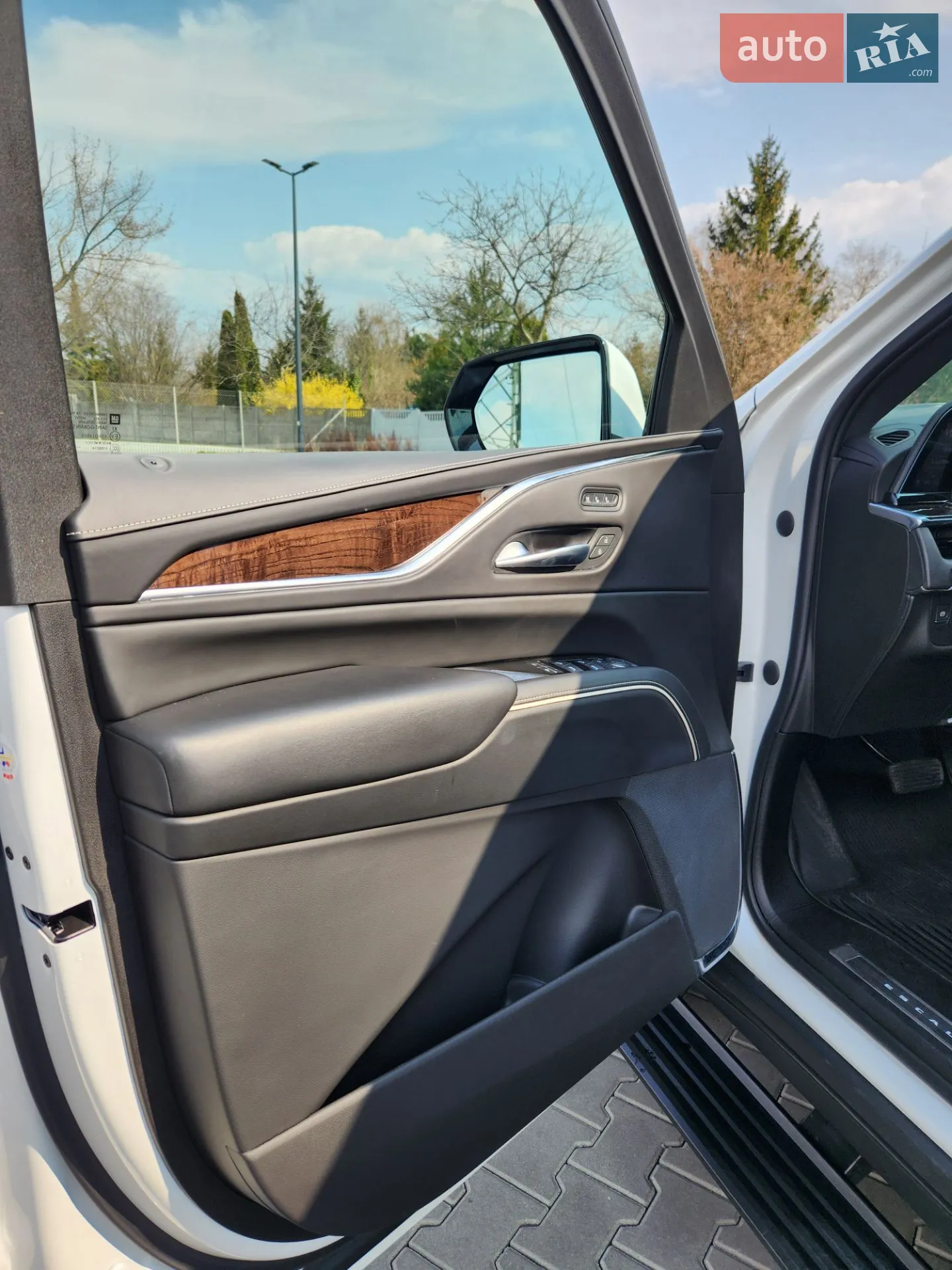 2022 Cadillac Escalade - мініатюра 11