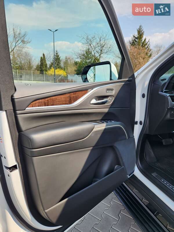 Внедорожник / Кроссовер Cadillac Escalade 2022 в Киеве