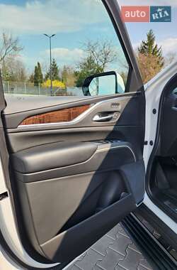 Внедорожник / Кроссовер Cadillac Escalade 2022 в 