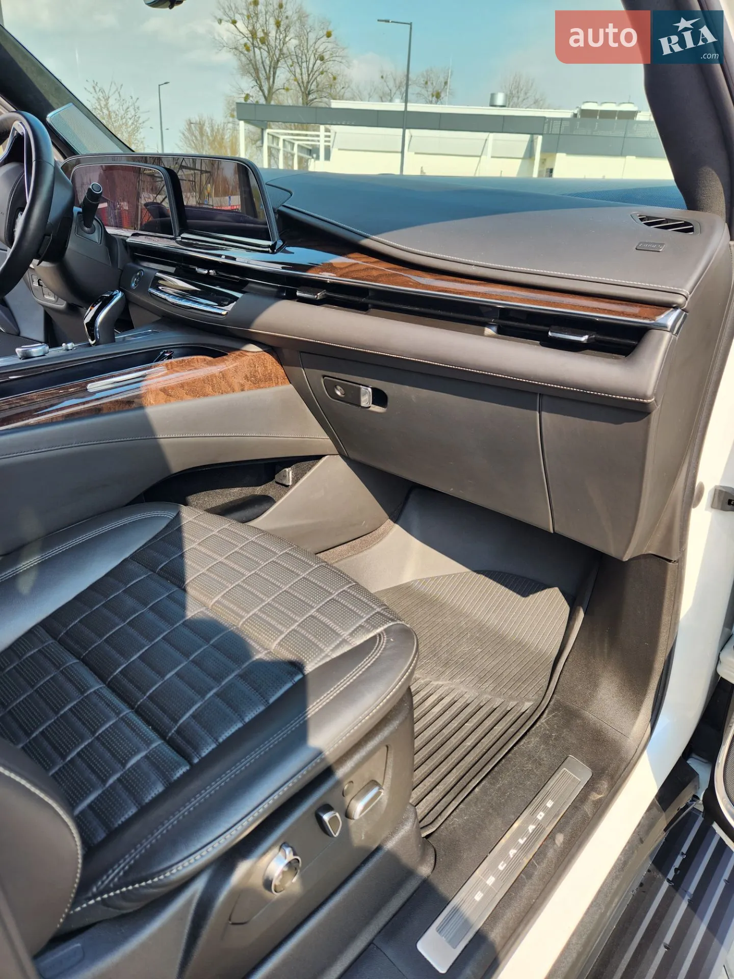 2022 Cadillac Escalade - мініатюра 17
