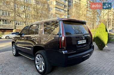 Внедорожник / Кроссовер Cadillac Escalade 2014 в 