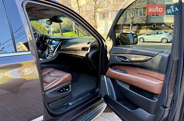 Внедорожник / Кроссовер Cadillac Escalade 2014 в 