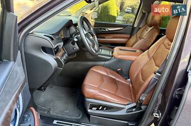 Внедорожник / Кроссовер Cadillac Escalade 2014 в 
