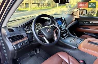 Внедорожник / Кроссовер Cadillac Escalade 2014 в 