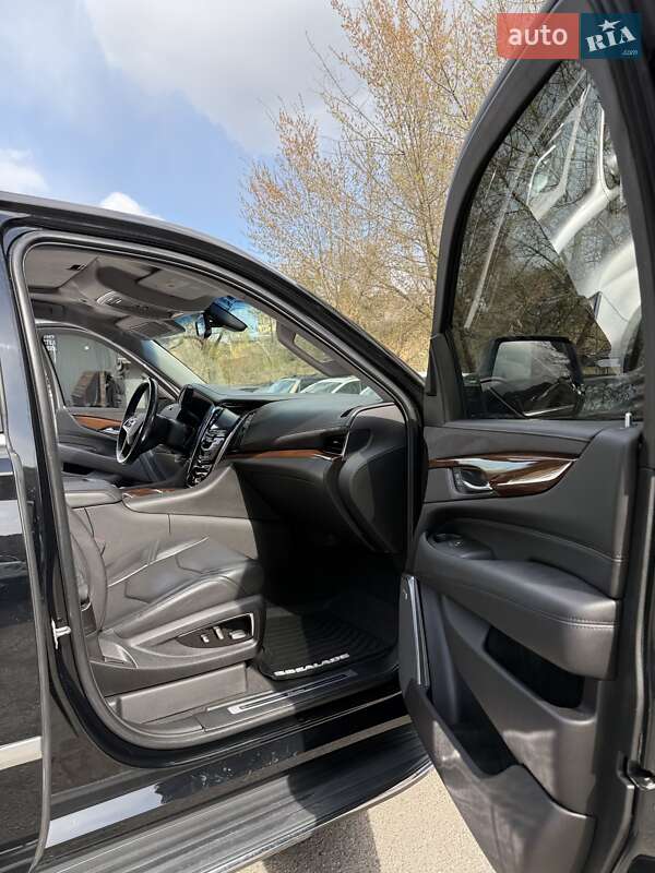 Позашляховик / Кросовер Cadillac Escalade 2019 в Києві