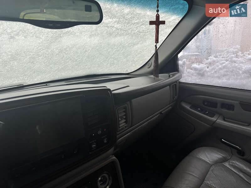 Пикап Cadillac Escalade 2002 в Ивано-Франковске