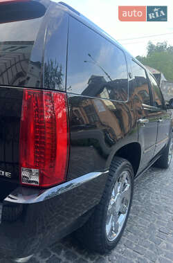 Позашляховик / Кросовер Cadillac Escalade 2008 в 
