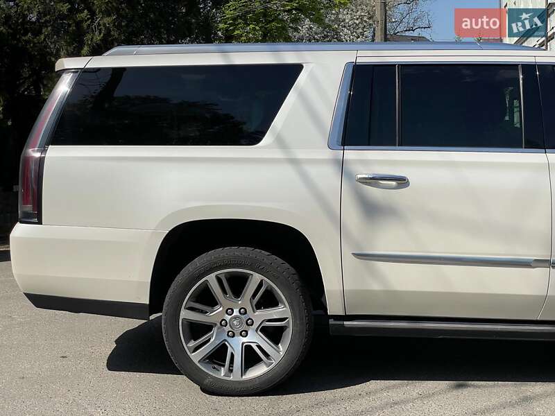 Внедорожник / Кроссовер Cadillac Escalade 2014 в Киеве