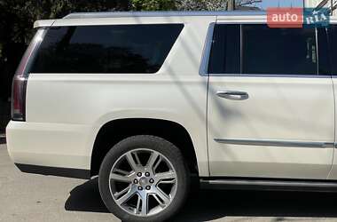 Внедорожник / Кроссовер Cadillac Escalade 2014 в 