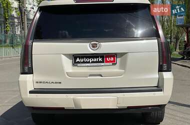 Внедорожник / Кроссовер Cadillac Escalade 2014 в 