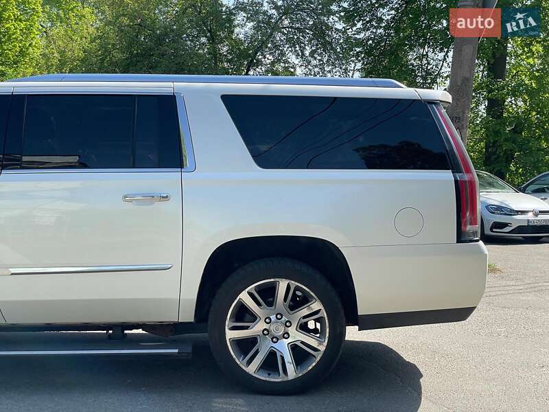 Внедорожник / Кроссовер Cadillac Escalade 2014 в Киеве