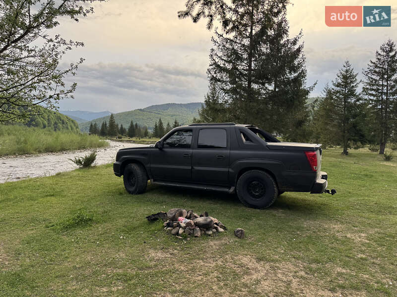 Пикап Cadillac Escalade 2002 в Ивано-Франковске