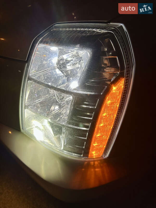 Внедорожник / Кроссовер Cadillac Escalade 2011 в Киеве