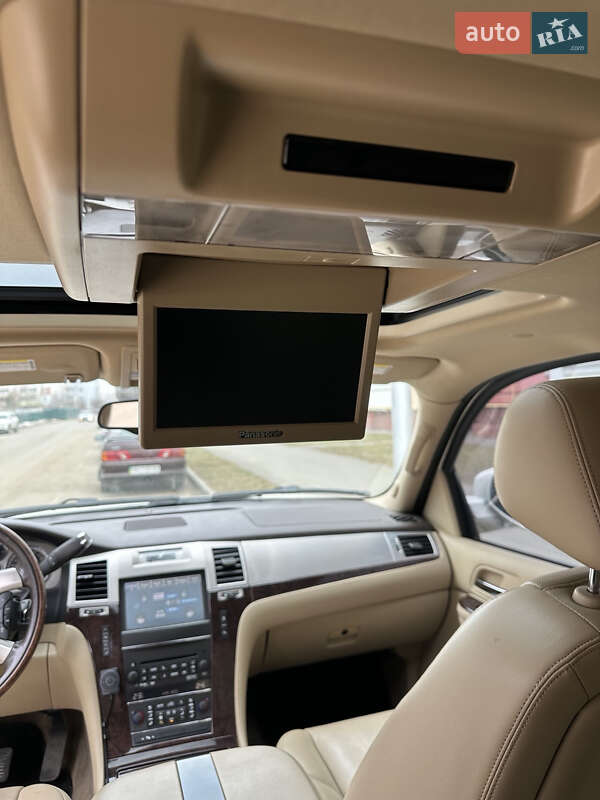 Внедорожник / Кроссовер Cadillac Escalade 2011 в Киеве