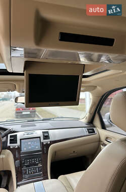 Внедорожник / Кроссовер Cadillac Escalade 2011 в 