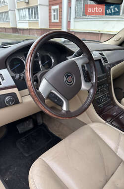 Внедорожник / Кроссовер Cadillac Escalade 2011 в 