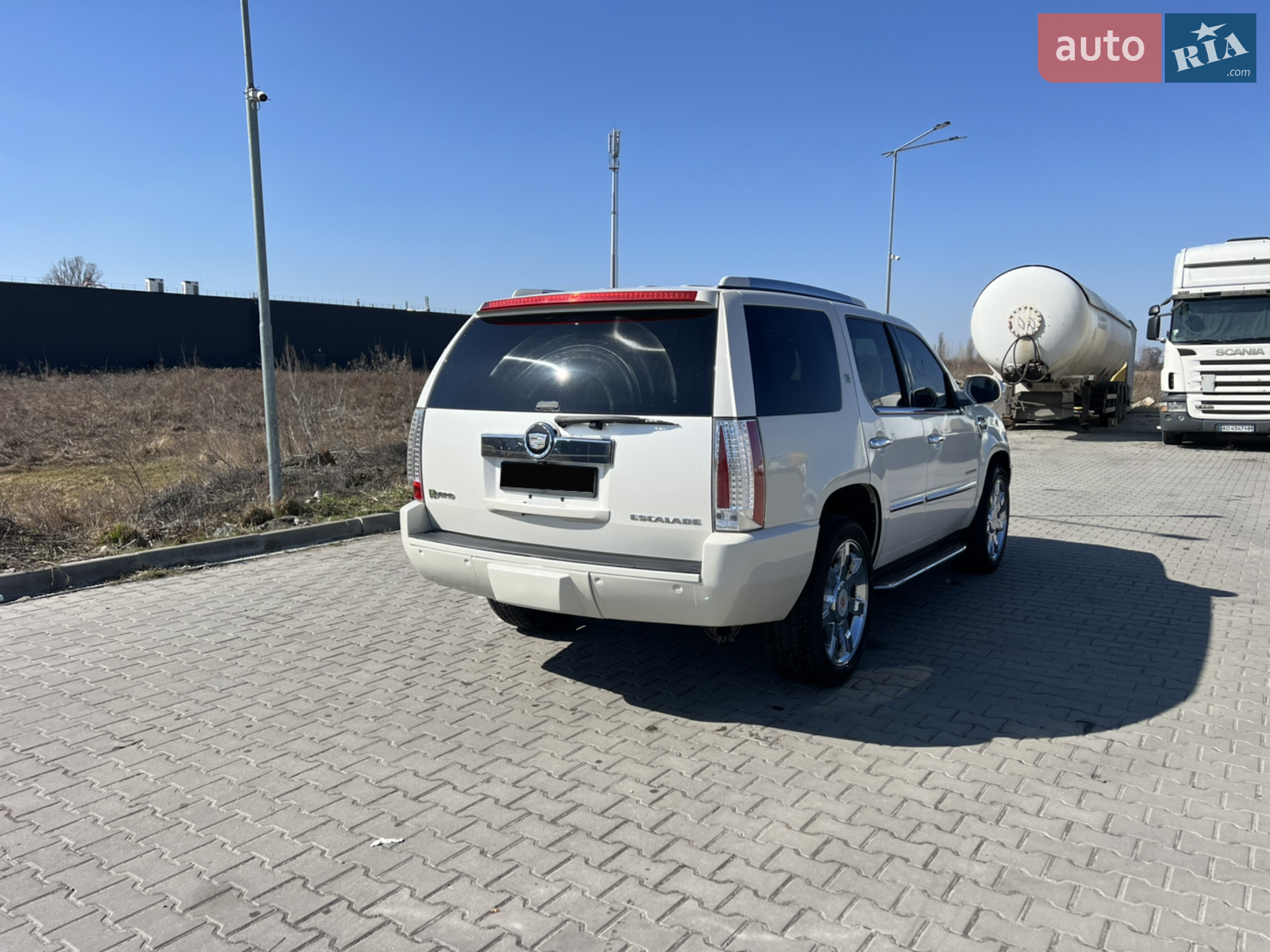 2011 Cadillac Escalade - мініатюра 8