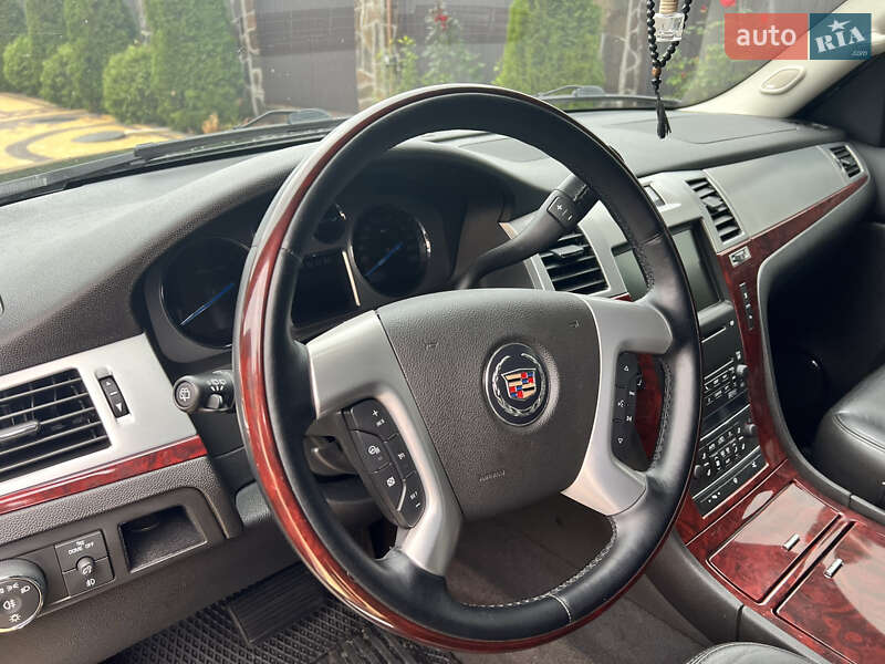 Внедорожник / Кроссовер Cadillac Escalade 2008 в Киеве