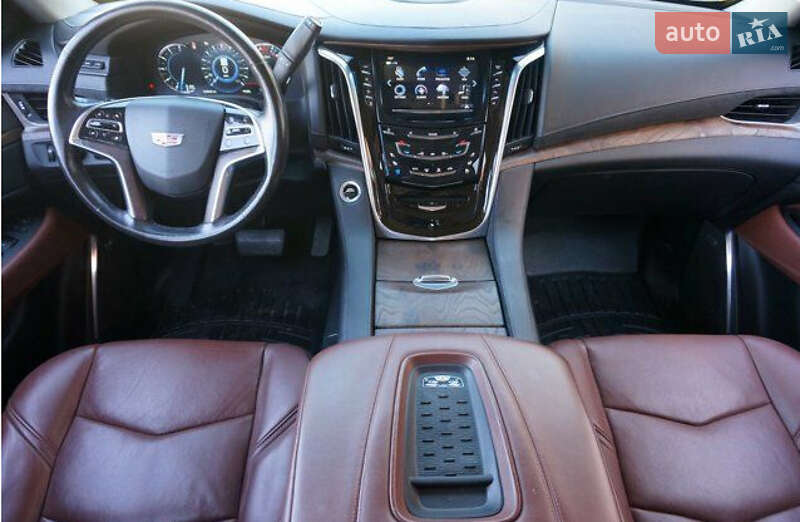 Позашляховик / Кросовер Cadillac Escalade 2017 в Києві