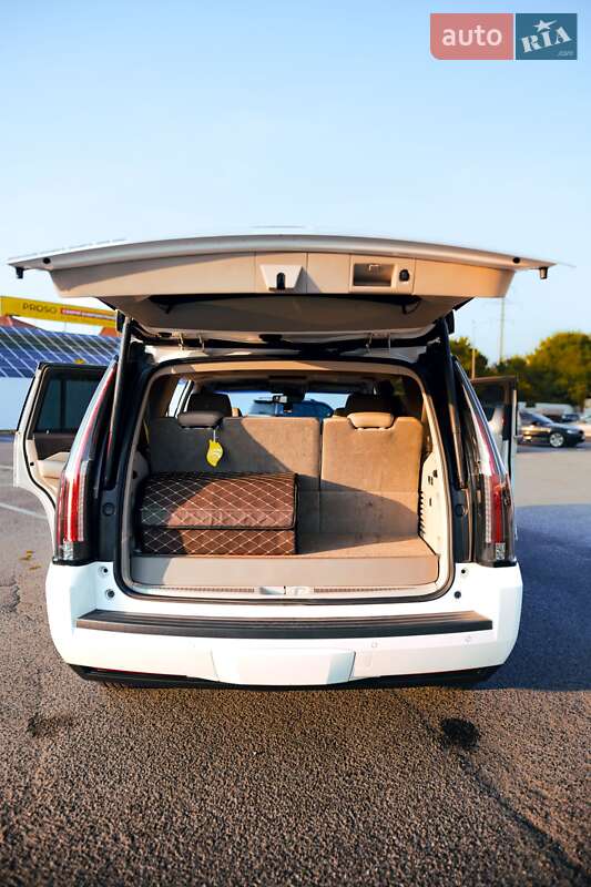 Внедорожник / Кроссовер Cadillac Escalade 2014 в Ужгороде фото 7 Внедорожник / Кроссовер Cadillac Escalade 2014 в Ужгороде