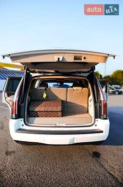 Внедорожник / Кроссовер Cadillac Escalade 2014 в 