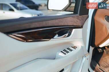 Внедорожник / Кроссовер Cadillac Escalade 2014 в 