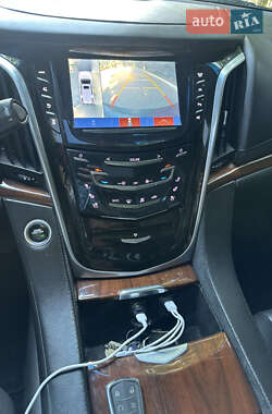 Внедорожник / Кроссовер Cadillac Escalade 2018 в 
