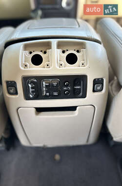 Внедорожник / Кроссовер Cadillac Escalade 2001 в 
