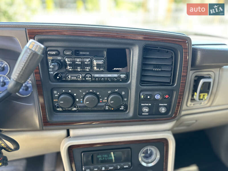 Внедорожник / Кроссовер Cadillac Escalade 2001 в Киеве