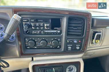 Внедорожник / Кроссовер Cadillac Escalade 2001 в 