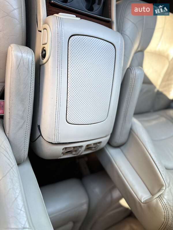 Внедорожник / Кроссовер Cadillac Escalade 2001 в Киеве