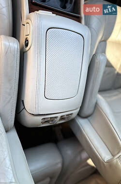 Внедорожник / Кроссовер Cadillac Escalade 2001 в 