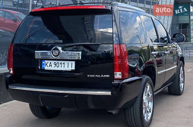 Внедорожник / Кроссовер Cadillac Escalade 2008 в 