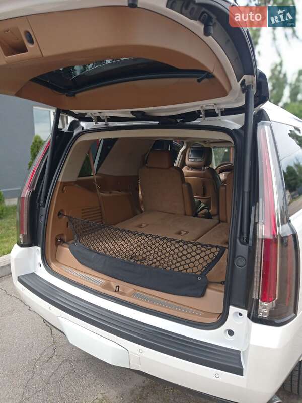 Позашляховик / Кросовер Cadillac Escalade 2016 в Чернігові фото 14 Позашляховик / Кросовер Cadillac Escalade 2016 в Чернігові