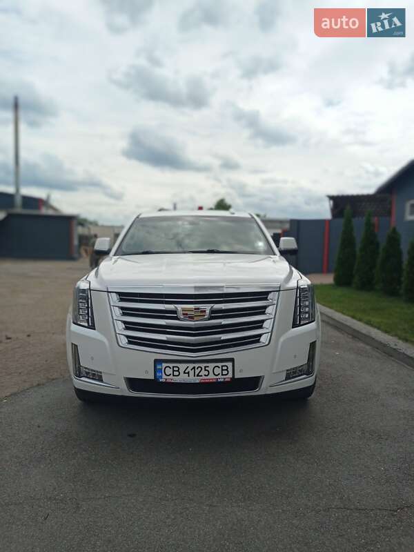 Внедорожник / Кроссовер Cadillac Escalade 2016 в 