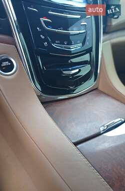 Внедорожник / Кроссовер Cadillac Escalade 2016 в 