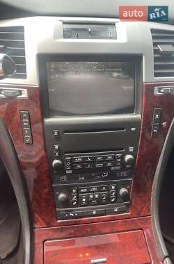 Внедорожник / Кроссовер Cadillac Escalade 2008 в 