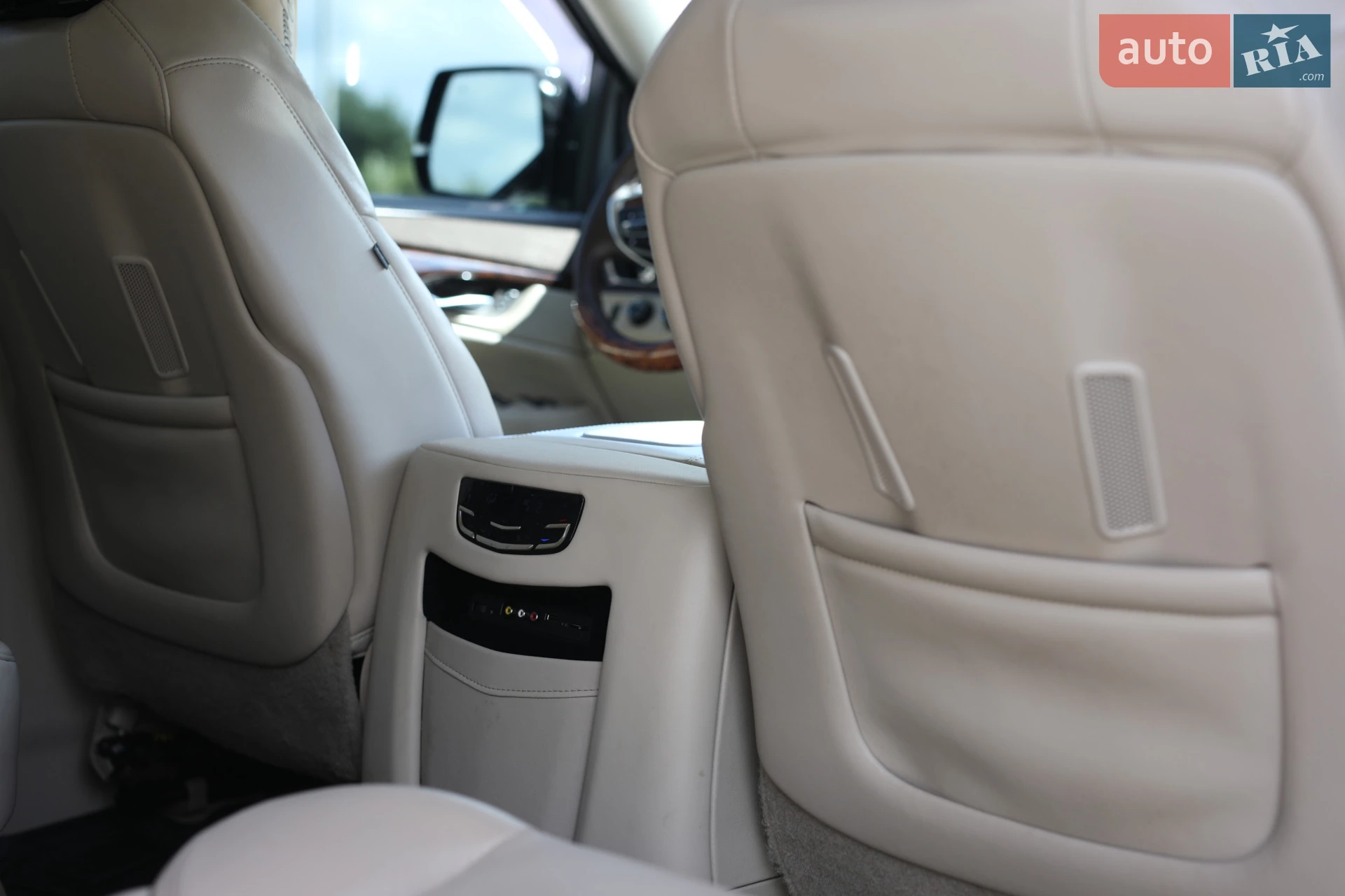 2014 Cadillac Escalade - мініатюра 16