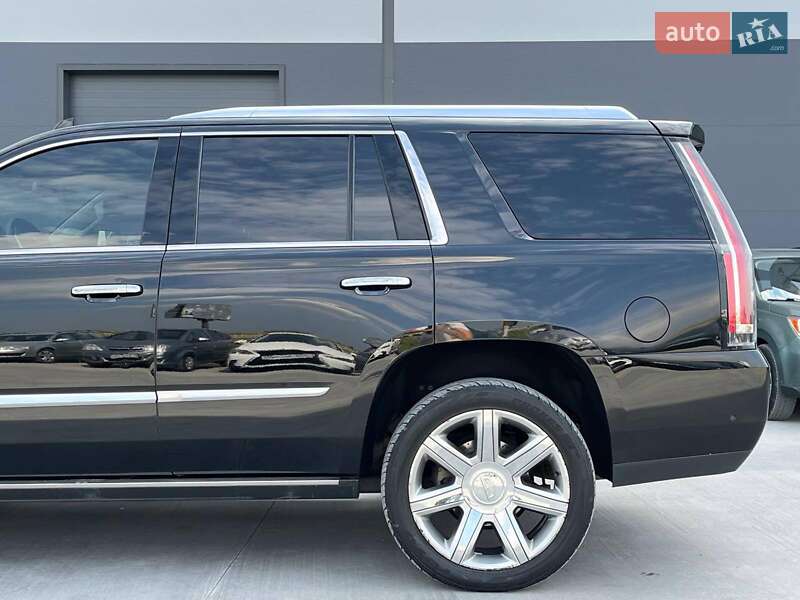 Внедорожник / Кроссовер Cadillac Escalade 2017 в Львове