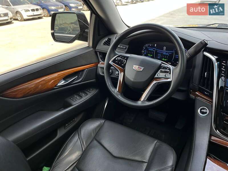 Внедорожник / Кроссовер Cadillac Escalade 2017 в Львове