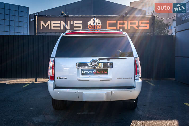 Позашляховик / Кросовер Cadillac Escalade 2011 в Києві