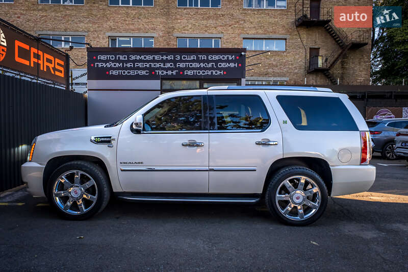 Позашляховик / Кросовер Cadillac Escalade 2011 в Києві