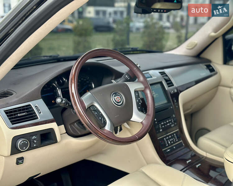 Позашляховик / Кросовер Cadillac Escalade 2007 в Києві