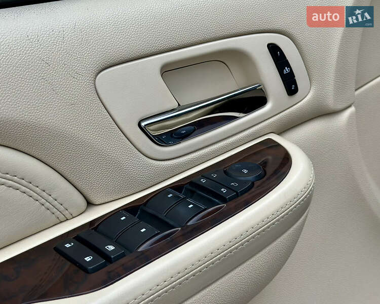 Позашляховик / Кросовер Cadillac Escalade 2007 в Києві
