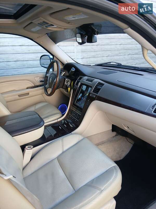 Внедорожник / Кроссовер Cadillac Escalade 2007 в Вараше фото 3 Внедорожник / Кроссовер Cadillac Escalade 2007 в Вараше