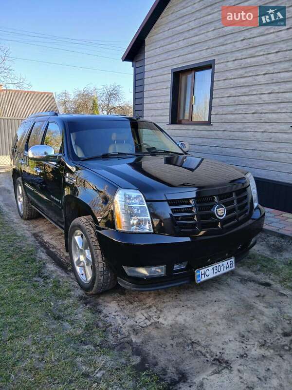 Внедорожник / Кроссовер Cadillac Escalade 2007 в Вараше фото 9 Внедорожник / Кроссовер Cadillac Escalade 2007 в Вараше