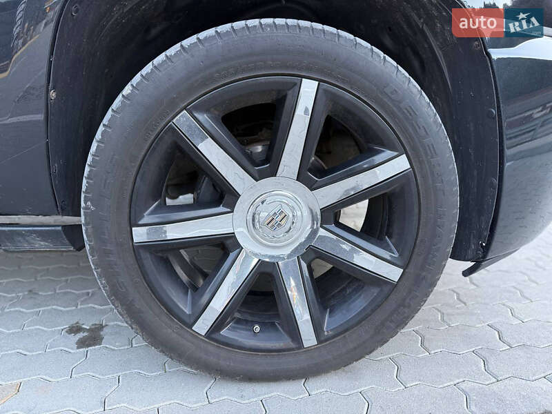 Внедорожник / Кроссовер Cadillac Escalade 2013 в Сколе